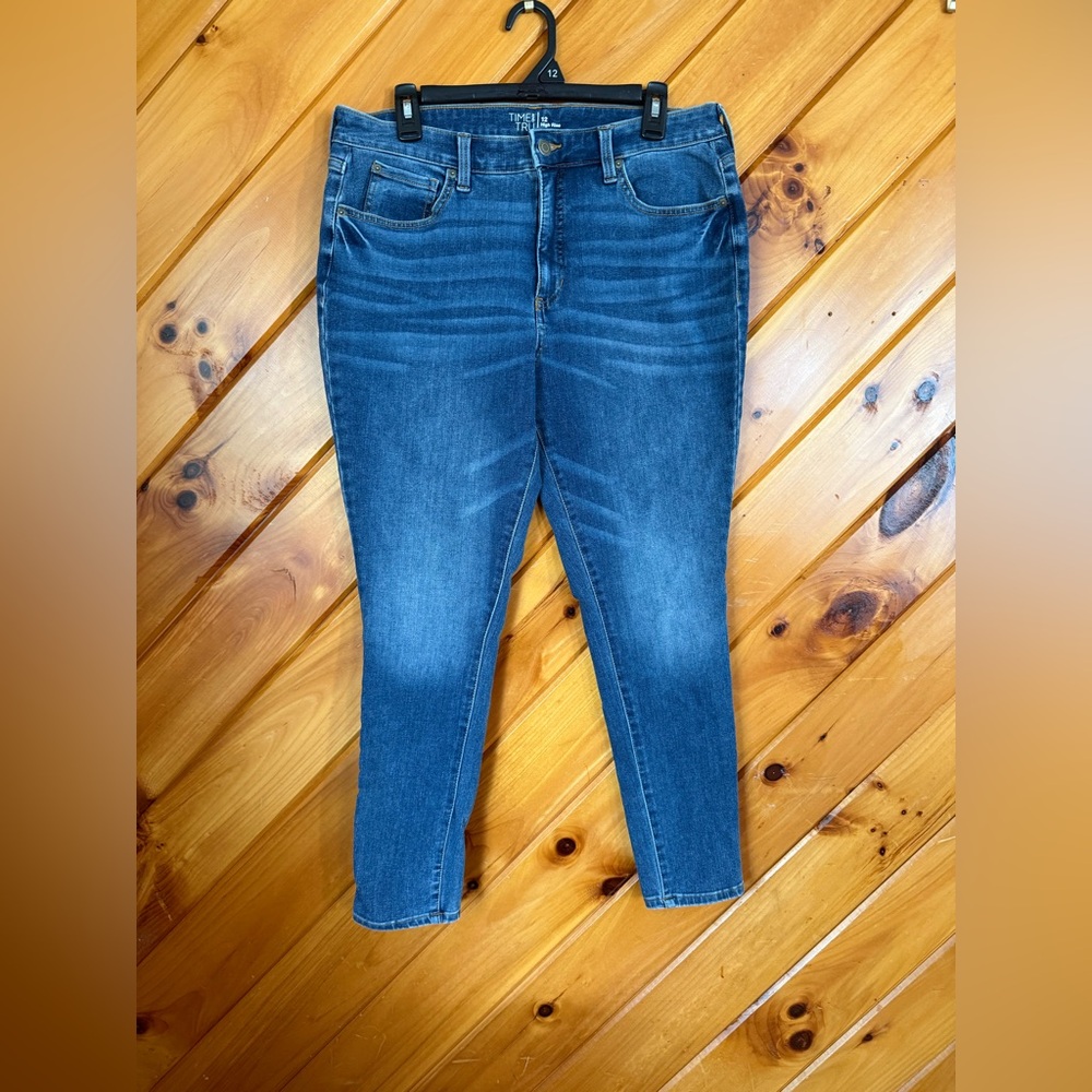 Time and Tru Women's High Rise Curvy Skinny Jeans